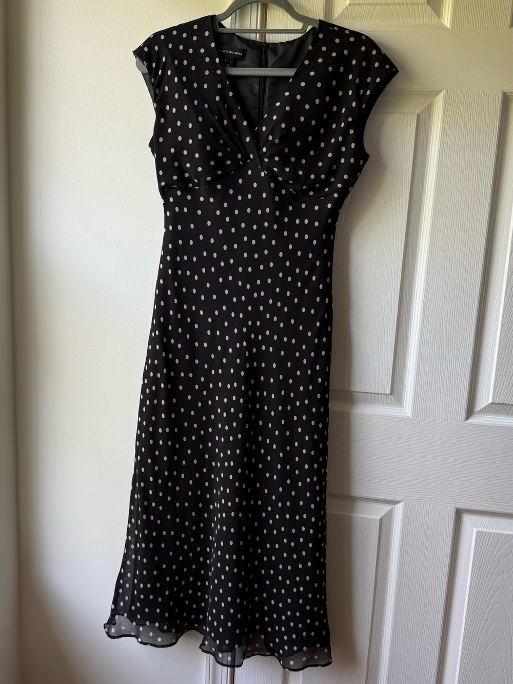 Vintage Jones New York black and white silk polka dot dress. Size 6